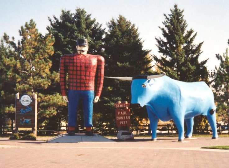 Paul Bunyan and Babe the Blue Ox statues in Bemidji Minnesota